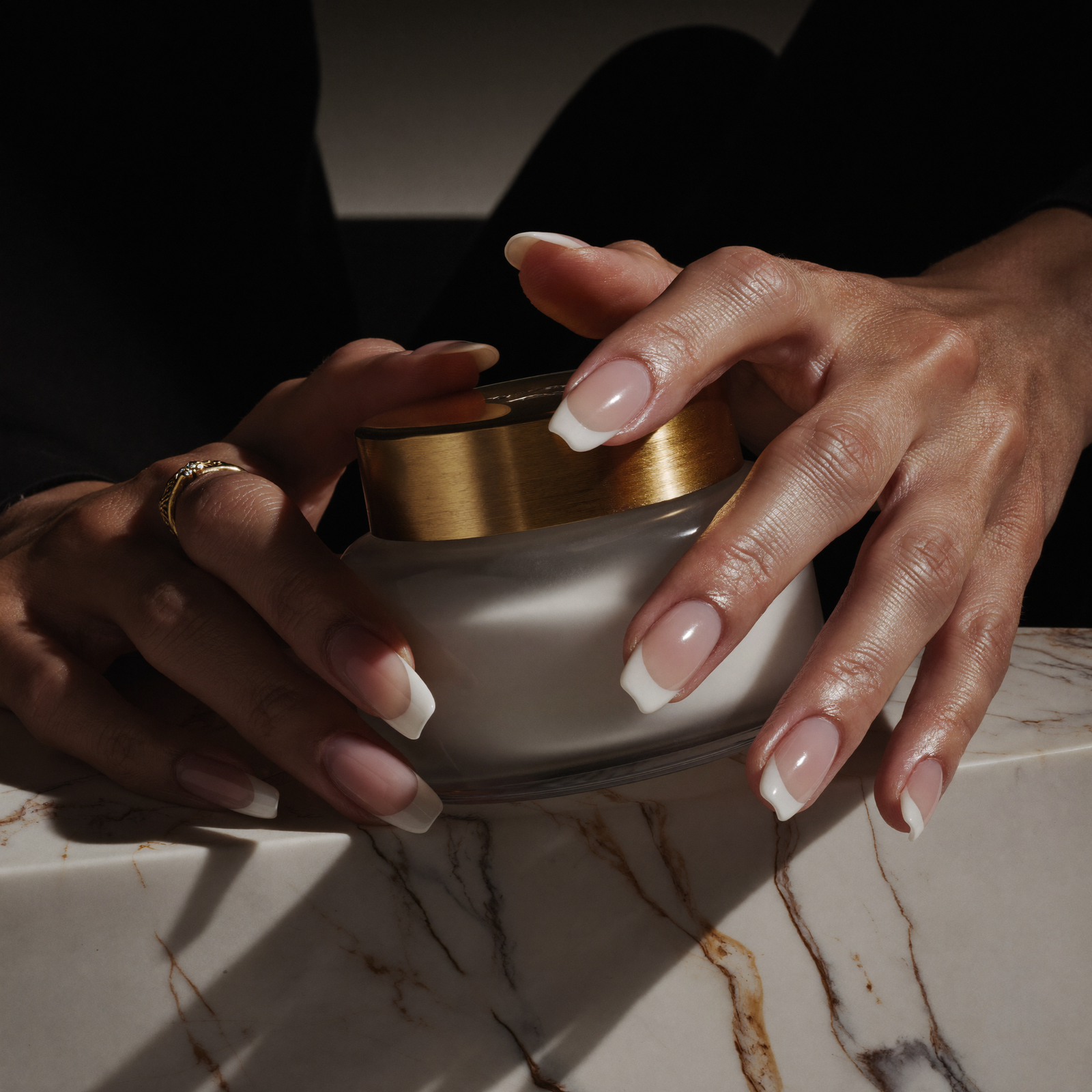 Fotografia prodotto AI-enhanced studio Ticino — Giunès, shooting per brand